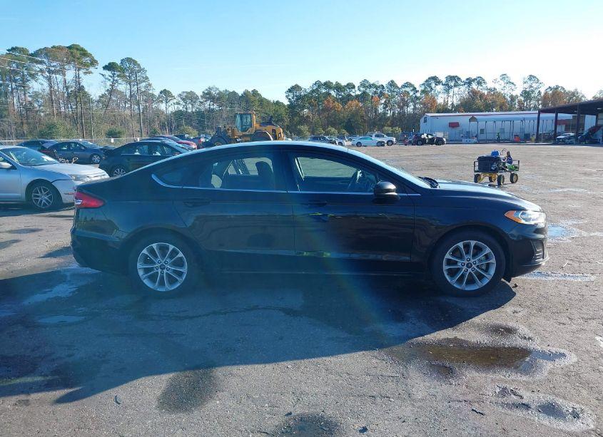 Photo 13 of 2019 Ford Fusion SE (VIN 3FA6P0HD1KR154089)