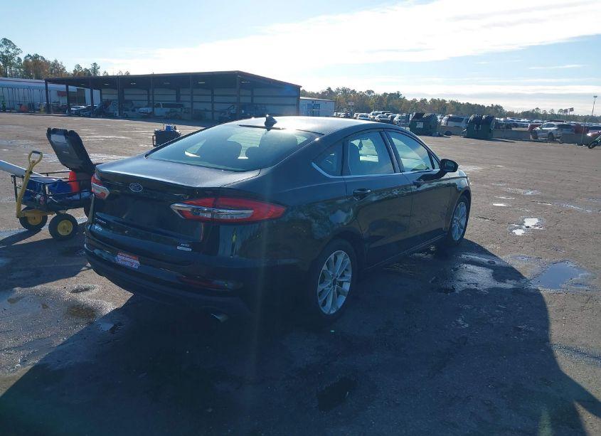 Photo 4 of 2019 Ford Fusion SE (VIN 3FA6P0HD1KR154089)