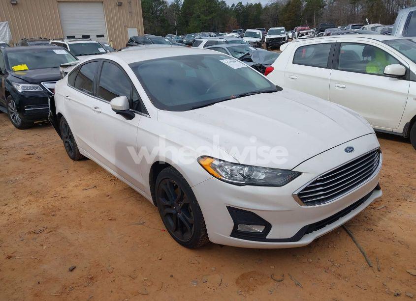 2019 Ford Fusion SE (VIN 3FA6P0HD1KR160569) main photo