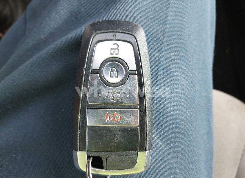 Photo 11 of 2019 Ford Fusion SE (VIN 3FA6P0HD1KR160569)