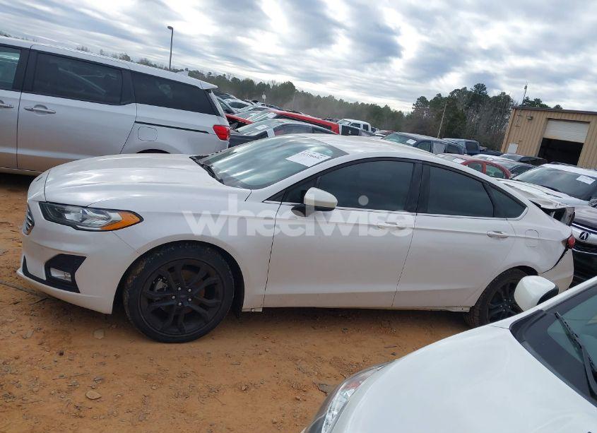 Photo 14 of 2019 Ford Fusion SE (VIN 3FA6P0HD1KR160569)