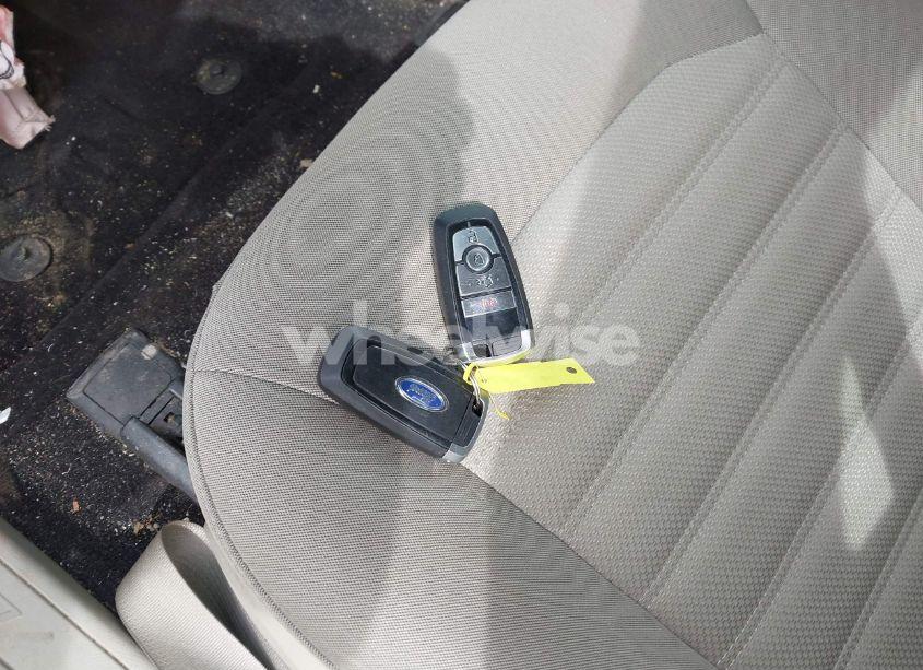 Photo 11 of 2019 Ford Fusion SE (VIN 3FA6P0HD1KR164556)