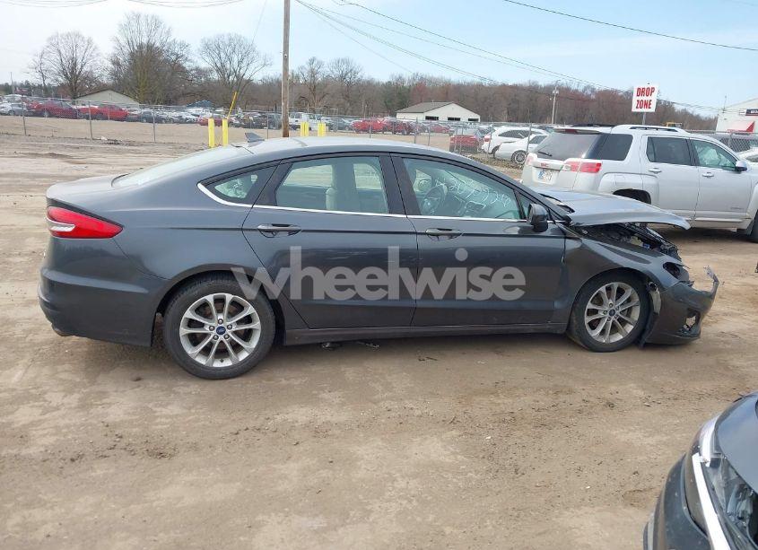 Photo 13 of 2019 Ford Fusion SE (VIN 3FA6P0HD1KR164556)