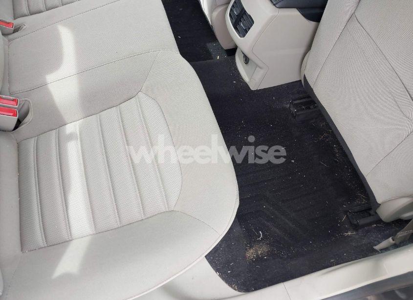 Photo 8 of 2019 Ford Fusion SE (VIN 3FA6P0HD1KR164556)