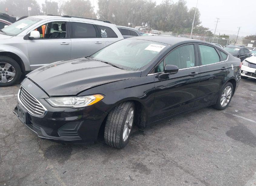 Photo 2 of 2019 Ford Fusion SE (VIN 3FA6P0HD1KR173774)