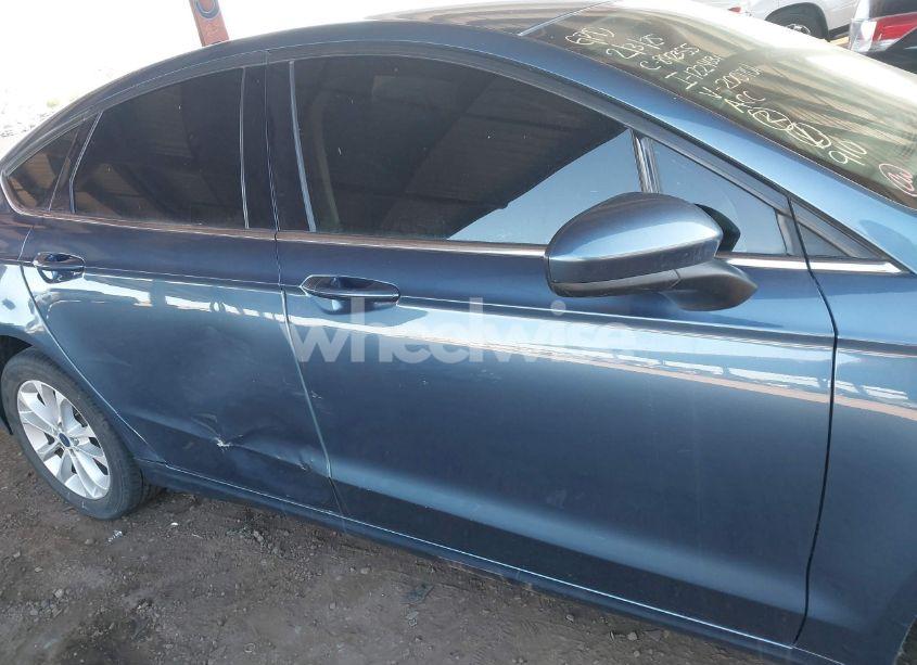 Photo 13 of 2019 Ford Fusion SE (VIN 3FA6P0HD1KR200701)