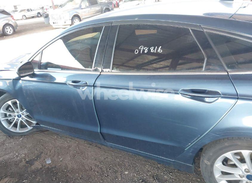 Photo 14 of 2019 Ford Fusion SE (VIN 3FA6P0HD1KR200701)