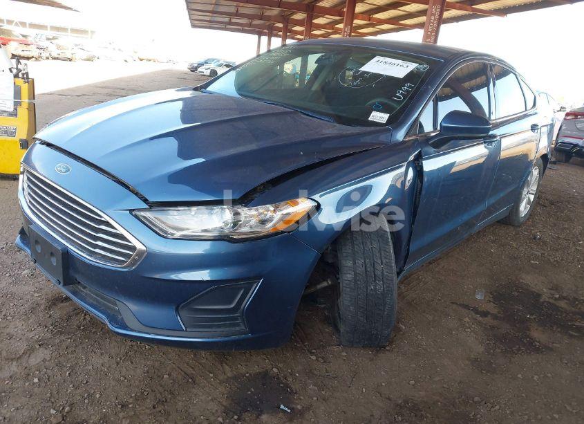Photo 2 of 2019 Ford Fusion SE (VIN 3FA6P0HD1KR200701)