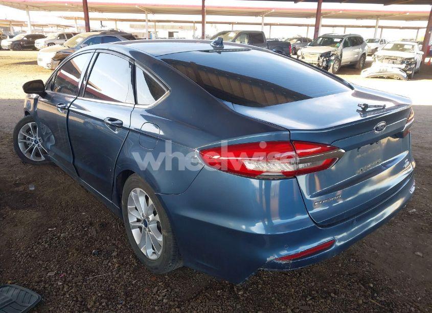 Photo 3 of 2019 Ford Fusion SE (VIN 3FA6P0HD1KR200701)