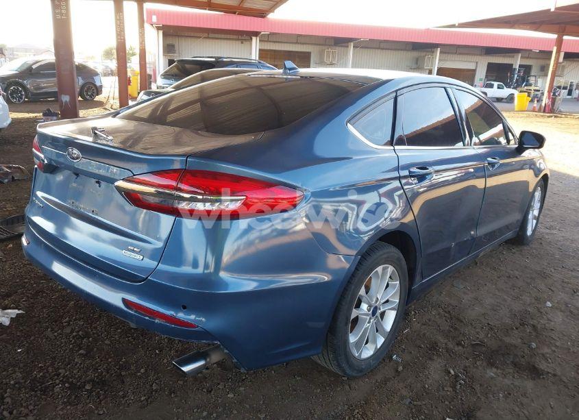 Photo 4 of 2019 Ford Fusion SE (VIN 3FA6P0HD1KR200701)