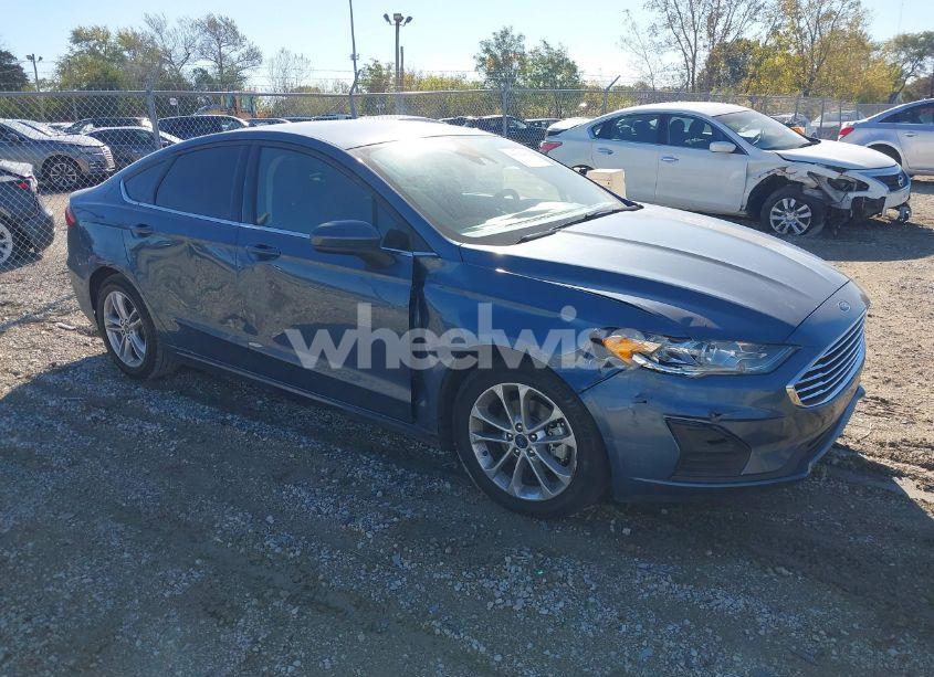 2019 Ford Fusion SE (VIN 3FA6P0HD1KR203758) main photo