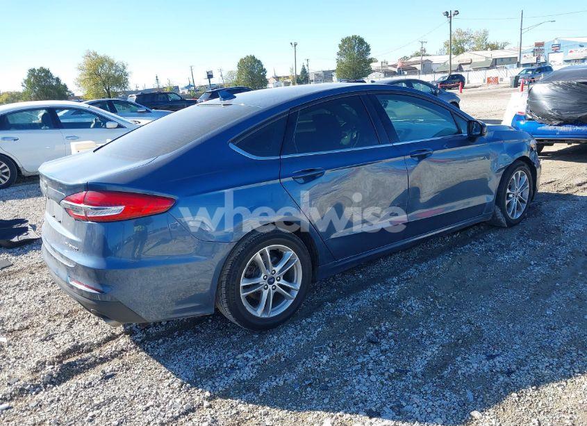 Photo 4 of 2019 Ford Fusion SE (VIN 3FA6P0HD1KR203758)