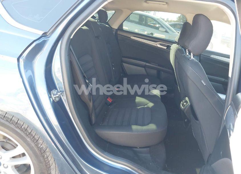 Photo 8 of 2019 Ford Fusion SE (VIN 3FA6P0HD1KR203758)