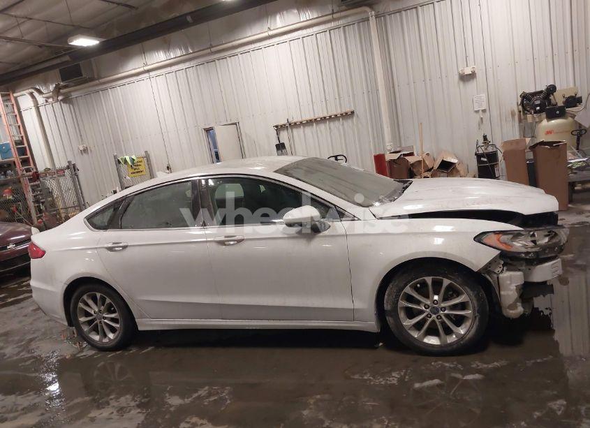 Photo 14 of 2019 Ford Fusion SE (VIN 3FA6P0HD1KR231754)