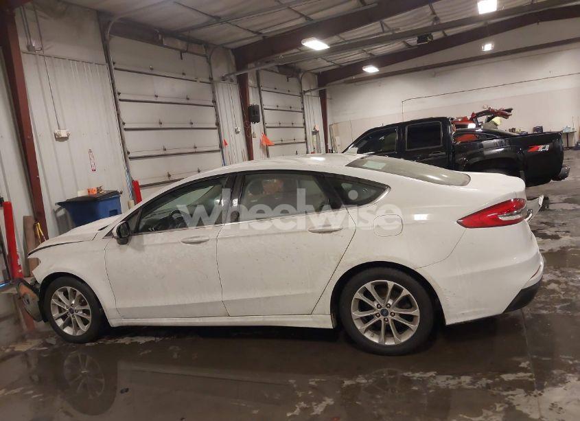 Photo 15 of 2019 Ford Fusion SE (VIN 3FA6P0HD1KR231754)