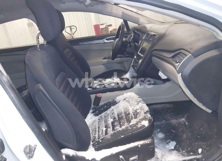 Photo 5 of 2019 Ford Fusion SE (VIN 3FA6P0HD1KR231754)