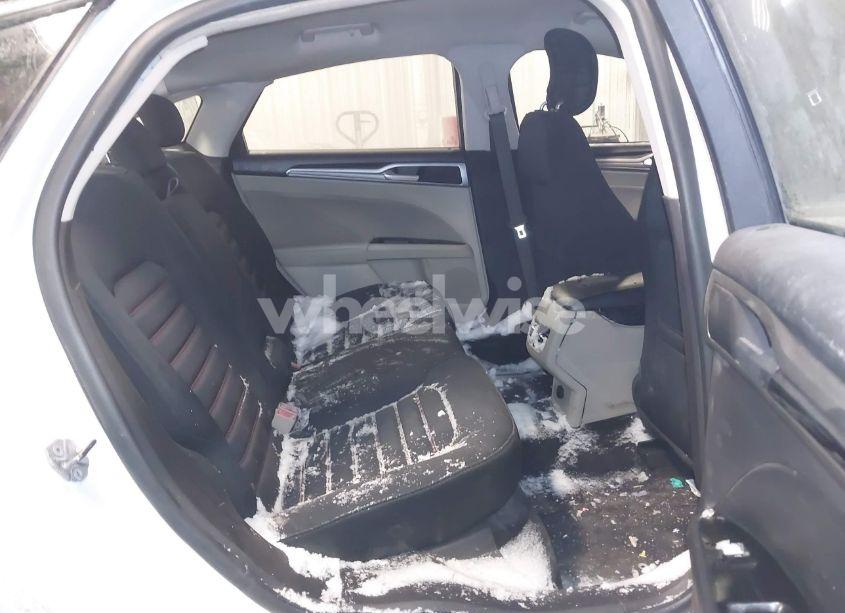 Photo 8 of 2019 Ford Fusion SE (VIN 3FA6P0HD1KR231754)