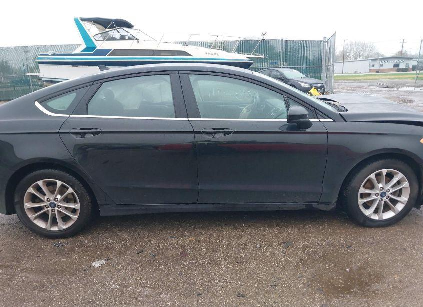 Photo 13 of 2019 Ford Fusion SE (VIN 3FA6P0HD1KR243449)