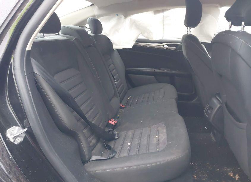 Photo 8 of 2019 Ford Fusion SE (VIN 3FA6P0HD1KR243449)