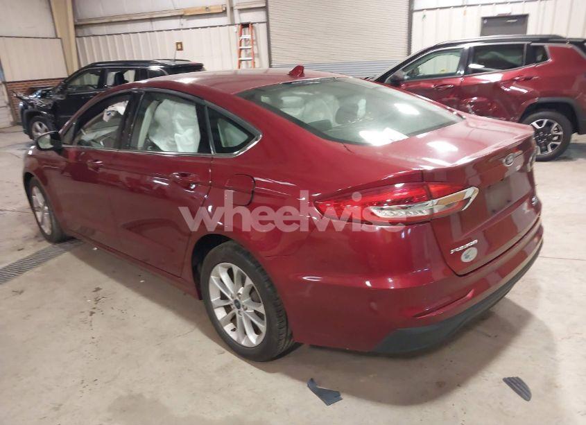 Photo 3 of 2019 Ford Fusion SE (VIN 3FA6P0HD1KR246206)