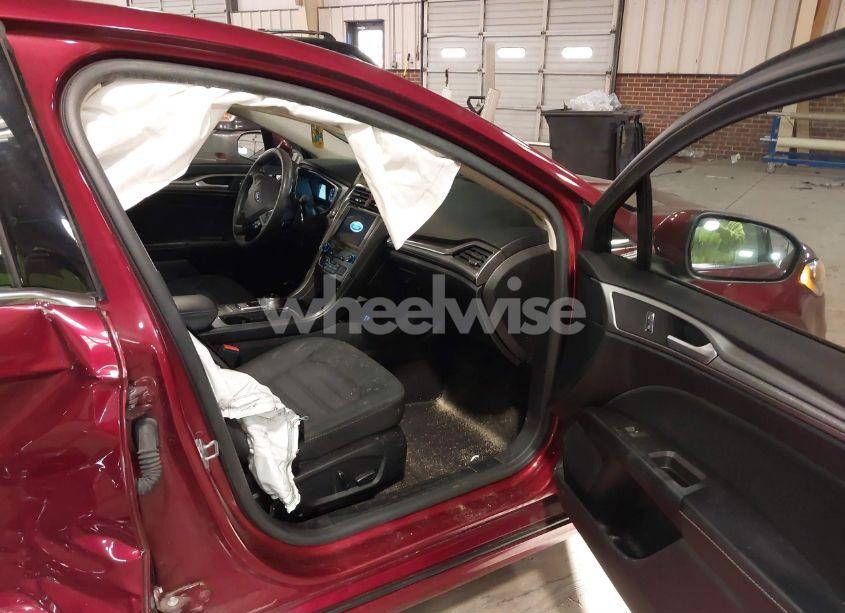 Photo 5 of 2019 Ford Fusion SE (VIN 3FA6P0HD1KR246206)