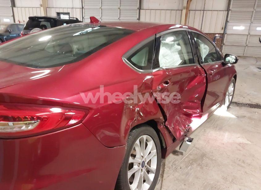 Photo 6 of 2019 Ford Fusion SE (VIN 3FA6P0HD1KR246206)