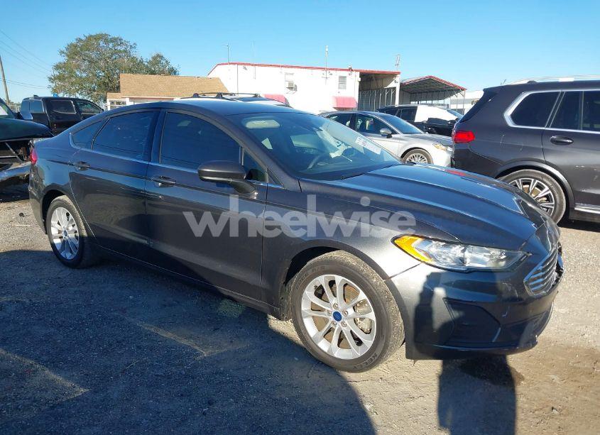 2019 Ford Fusion SE (VIN 3FA6P0HD1KR246996) main photo