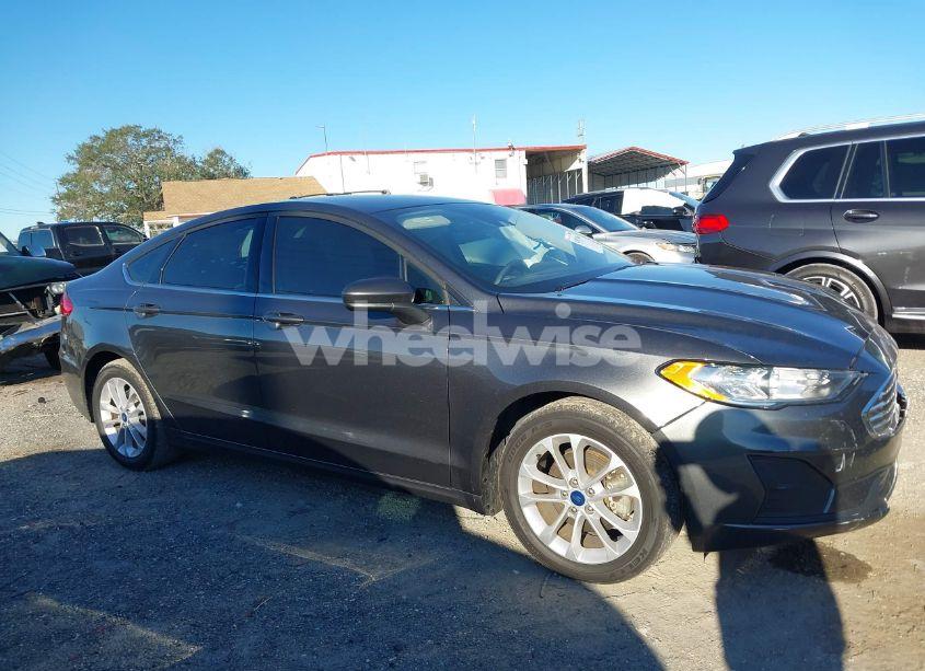 Photo 13 of 2019 Ford Fusion SE (VIN 3FA6P0HD1KR246996)