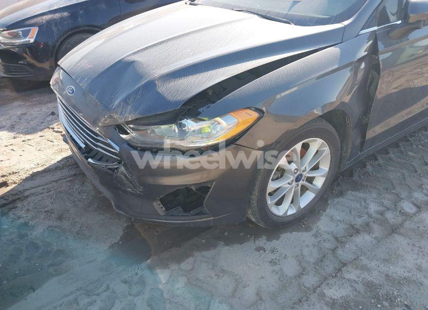 Photo 18 of 2019 Ford Fusion SE (VIN 3FA6P0HD1KR246996)