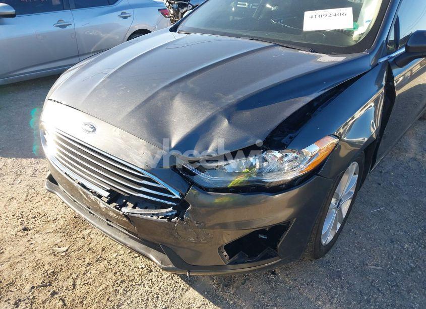Photo 6 of 2019 Ford Fusion SE (VIN 3FA6P0HD1KR246996)