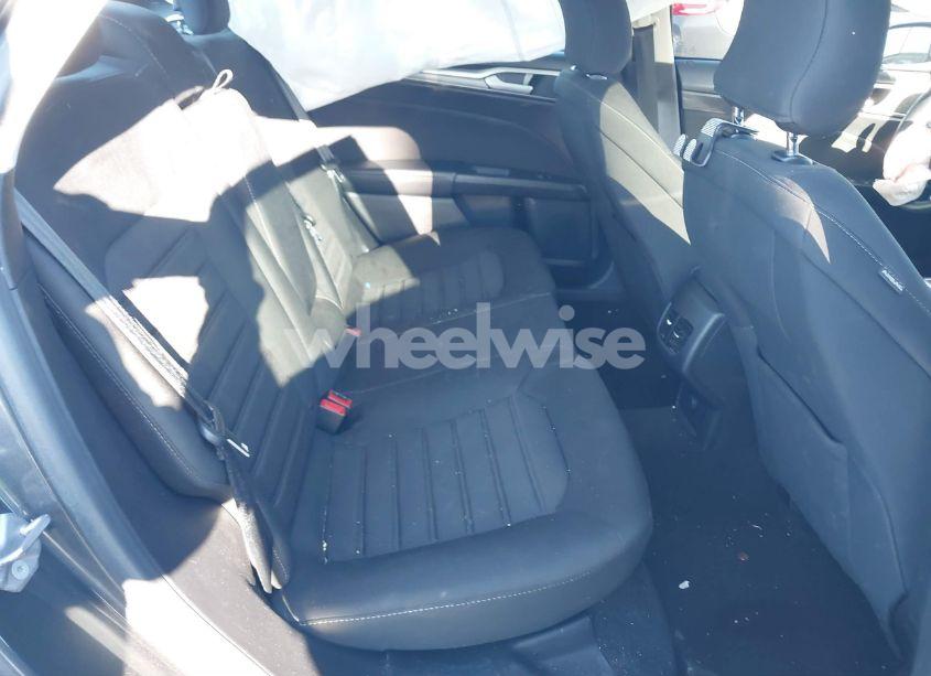 Photo 8 of 2019 Ford Fusion SE (VIN 3FA6P0HD1KR246996)