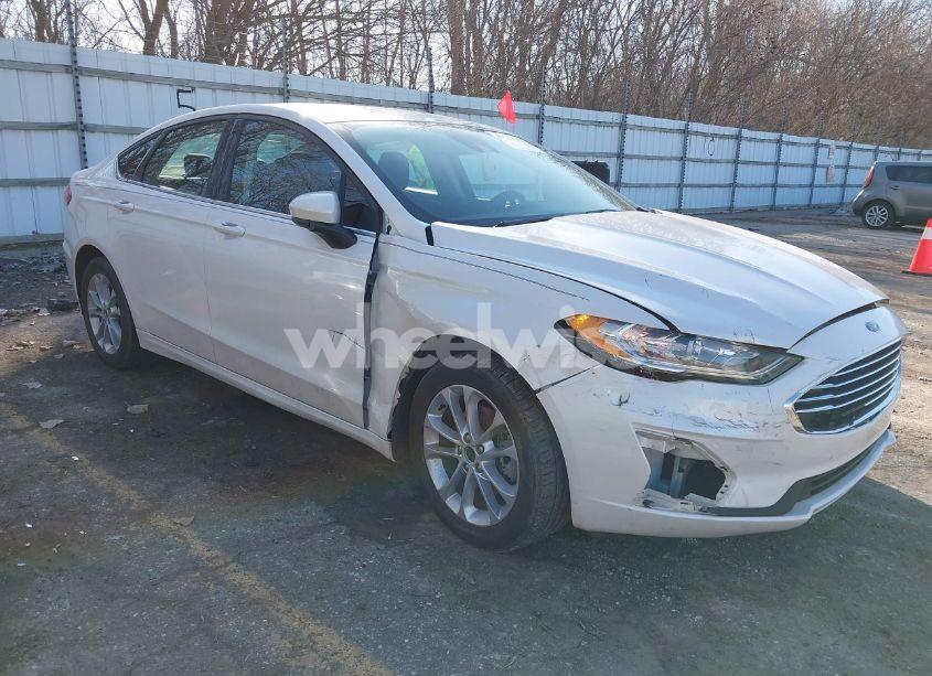2020 Ford Fusion SE (VIN 3FA6P0HD1LR122177) main photo
