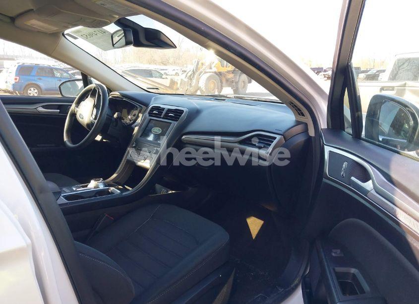 Photo 5 of 2020 Ford Fusion SE (VIN 3FA6P0HD1LR122177)