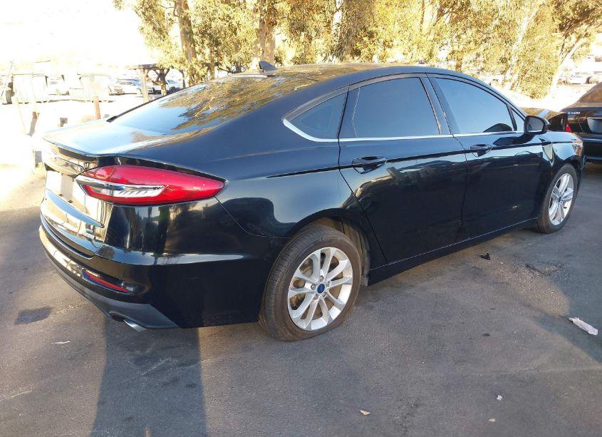 Photo 4 of 2020 Ford Fusion SE (VIN 3FA6P0HD1LR127461)