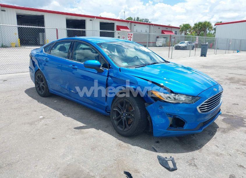 2020 Ford Fusion SE (VIN 3FA6P0HD1LR143482) main photo