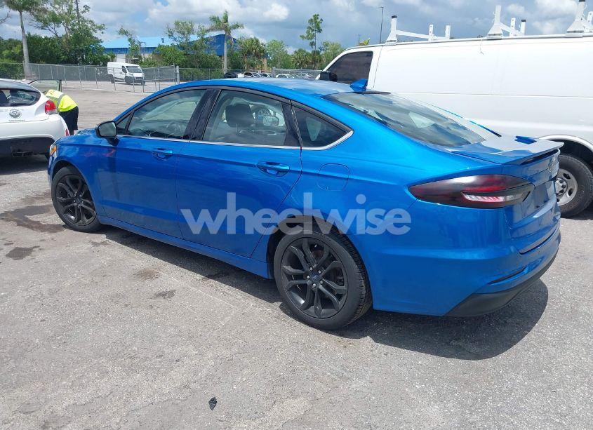 Photo 3 of 2020 Ford Fusion SE (VIN 3FA6P0HD1LR143482)