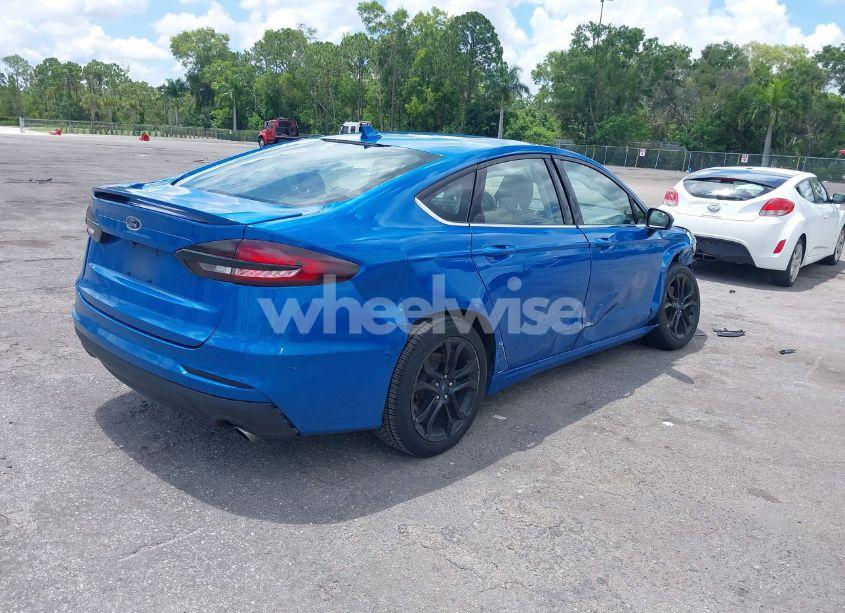 Photo 4 of 2020 Ford Fusion SE (VIN 3FA6P0HD1LR143482)
