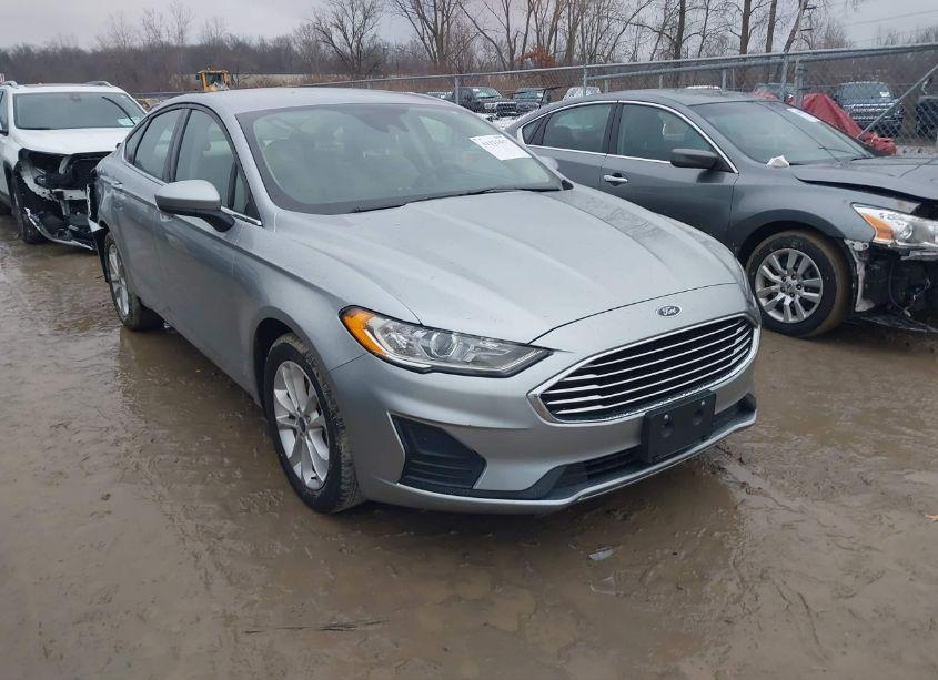 2020 Ford Fusion SE (VIN 3FA6P0HD1LR147063) main photo