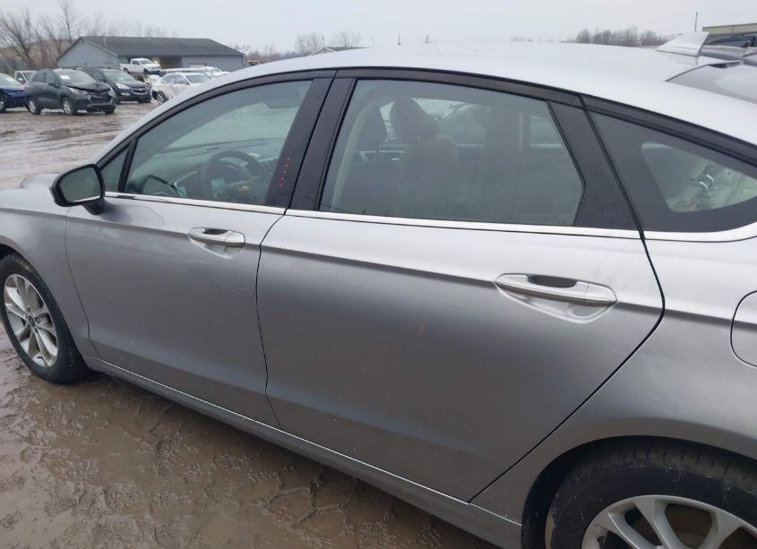 Photo 14 of 2020 Ford Fusion SE (VIN 3FA6P0HD1LR147063)
