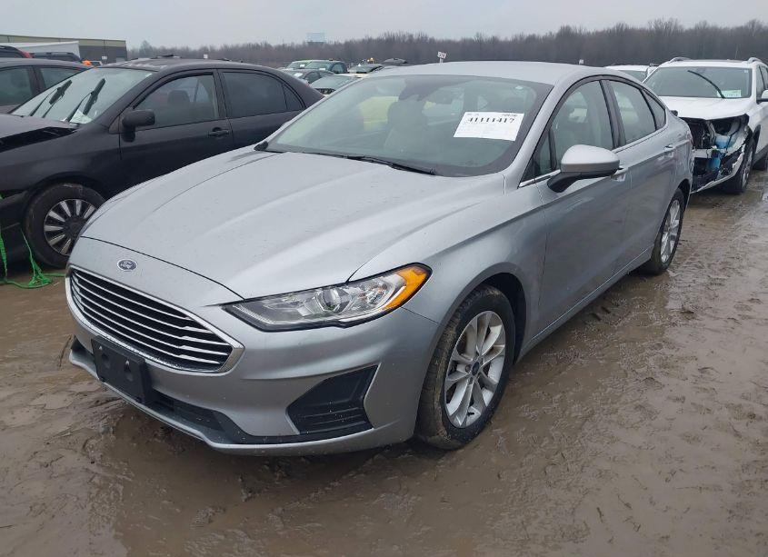 Photo 2 of 2020 Ford Fusion SE (VIN 3FA6P0HD1LR147063)