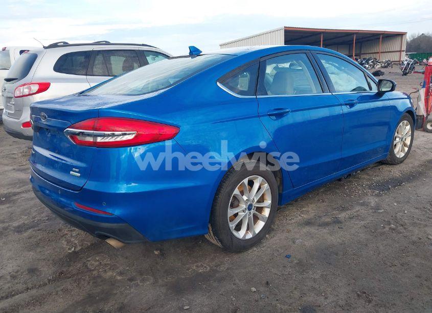 Photo 4 of 2020 Ford Fusion SE (VIN 3FA6P0HD1LR159648)