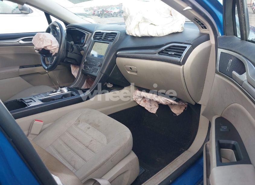 Photo 5 of 2020 Ford Fusion SE (VIN 3FA6P0HD1LR159648)