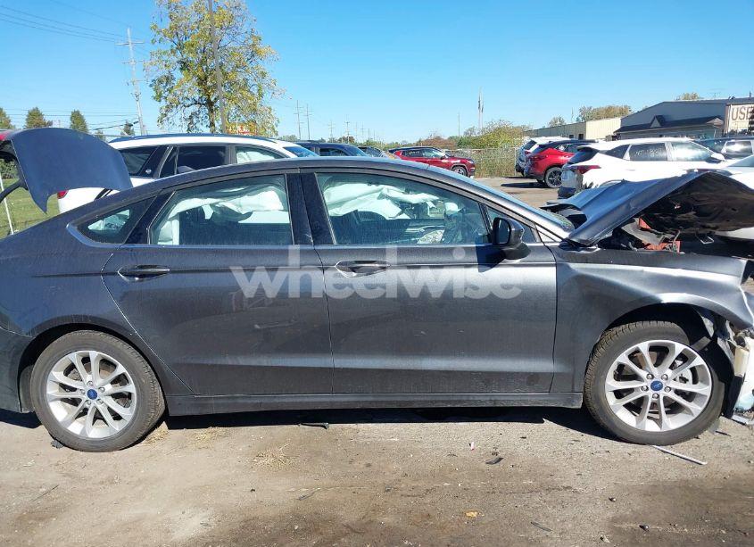 Photo 13 of 2020 Ford Fusion SE (VIN 3FA6P0HD1LR167247)