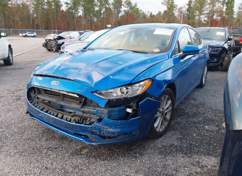 Photo 2 of 2020 Ford Fusion SE (VIN 3FA6P0HD1LR172593)