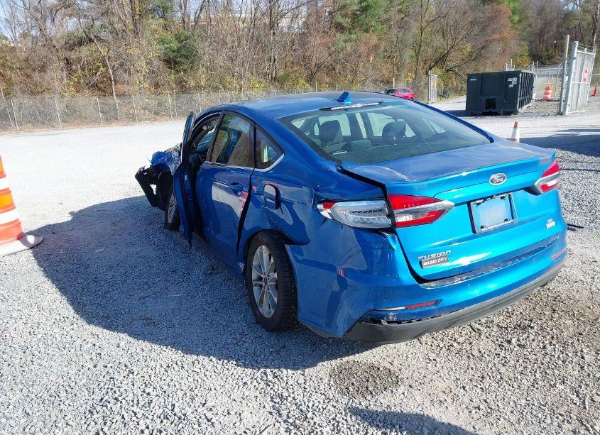 Photo 3 of 2020 Ford Fusion SE (VIN 3FA6P0HD1LR190639)