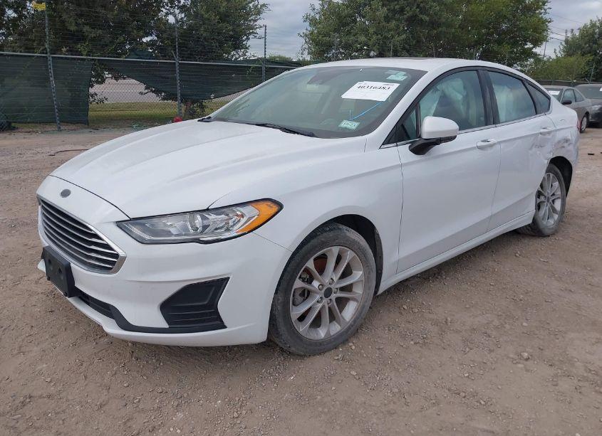 Photo 2 of 2020 Ford Fusion SE (VIN 3FA6P0HD1LR201171)