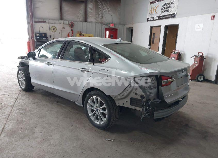 Photo 3 of 2020 Ford Fusion SE (VIN 3FA6P0HD1LR248846)