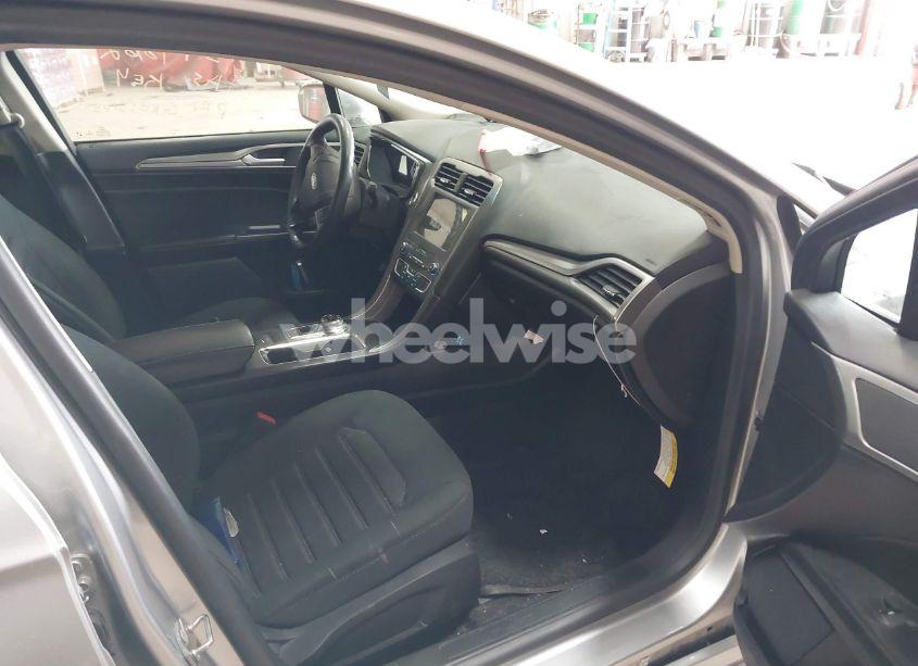 Photo 5 of 2020 Ford Fusion SE (VIN 3FA6P0HD1LR248846)