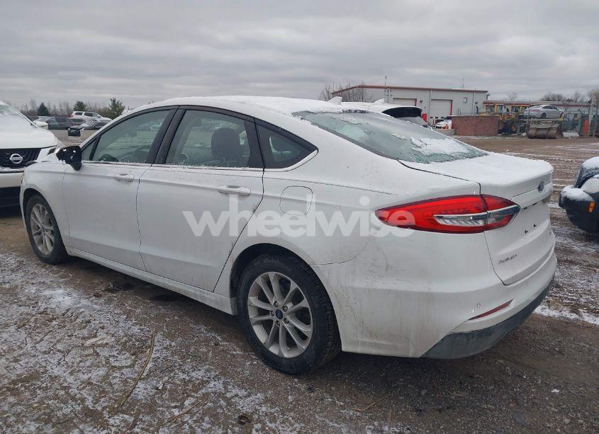 Photo 3 of 2020 Ford Fusion SE (VIN 3FA6P0HD1LR260446)