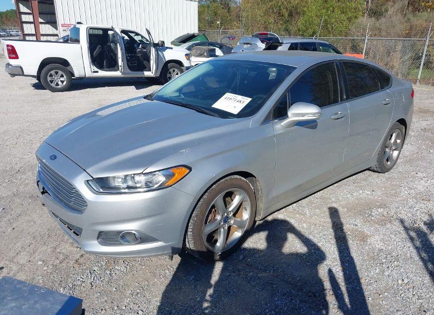 Photo 2 of 2014 Ford Fusion SE (VIN 3FA6P0HD2ER114835)